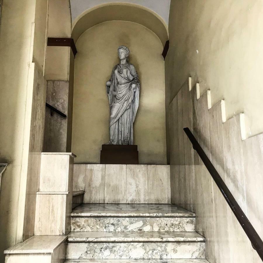 St. Teresa Museum Suites Naples Luaran gambar