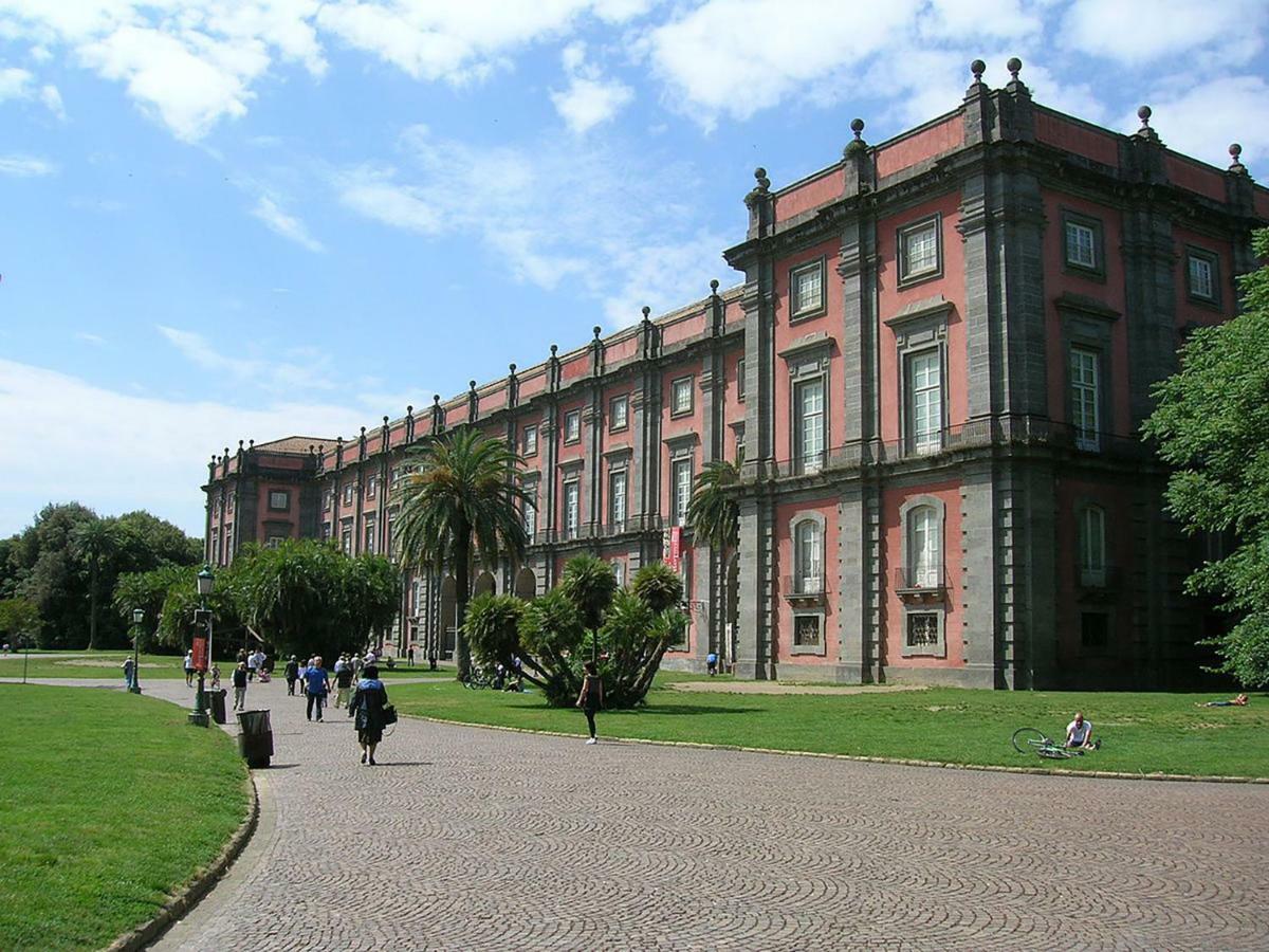 St. Teresa Museum Suites Naples Luaran gambar