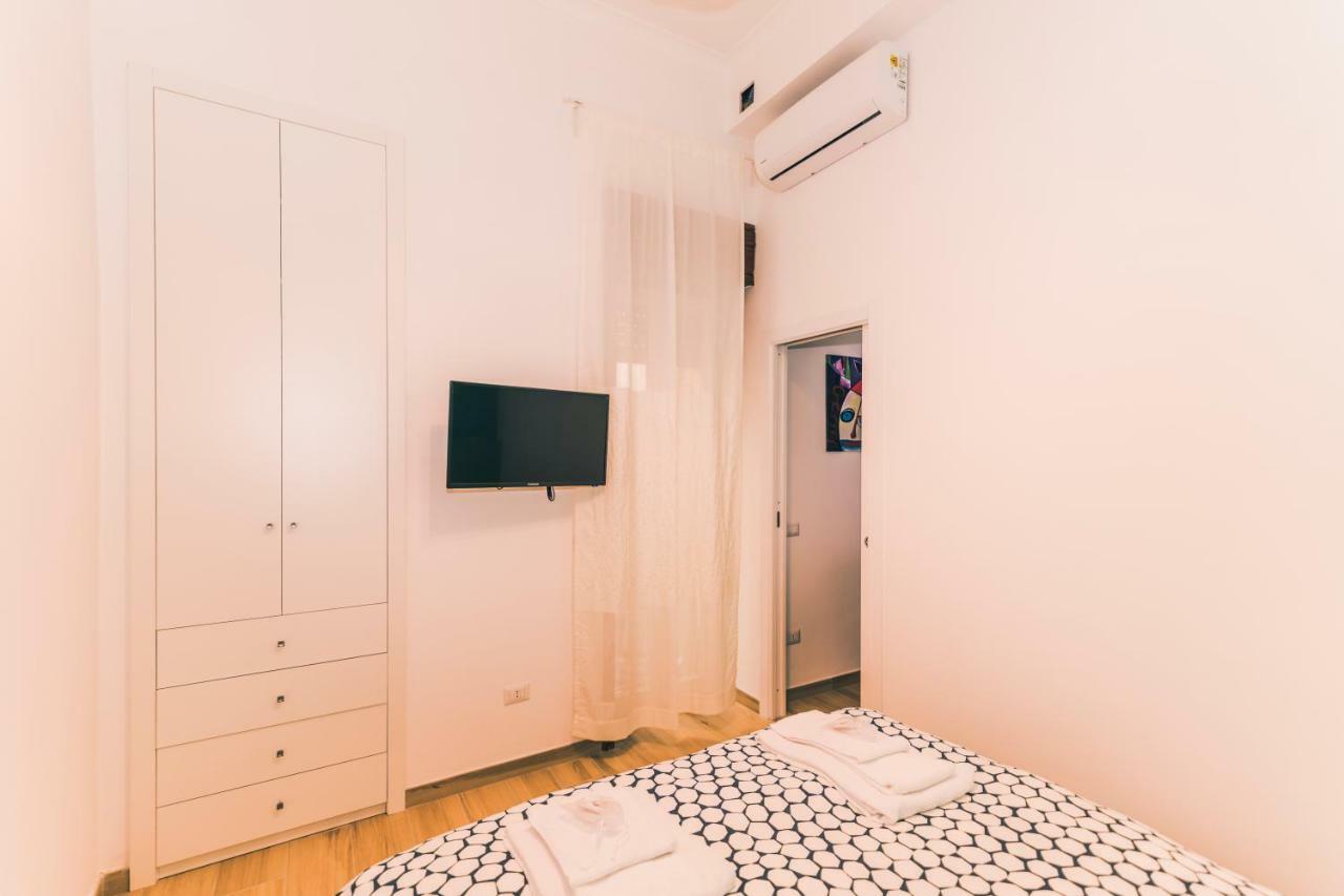 St. Teresa Museum Suites Naples Luaran gambar